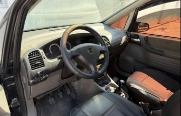 Chevrolet Zafira 2.0 MPFi Comfort 8V Flex 4p Manual - Foto #7