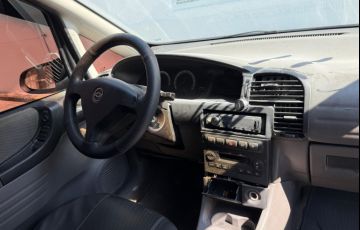 Chevrolet Zafira 2.0 MPFi Comfort 8V Flex 4p Manual - Foto #9