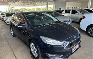 Ford Focus Hatch SE 2.0 16V PowerShift - Foto #3