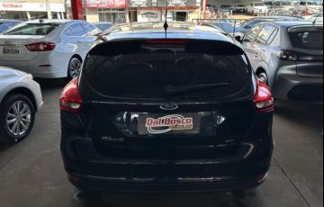 Ford Focus Hatch SE 2.0 16V PowerShift - Foto #5