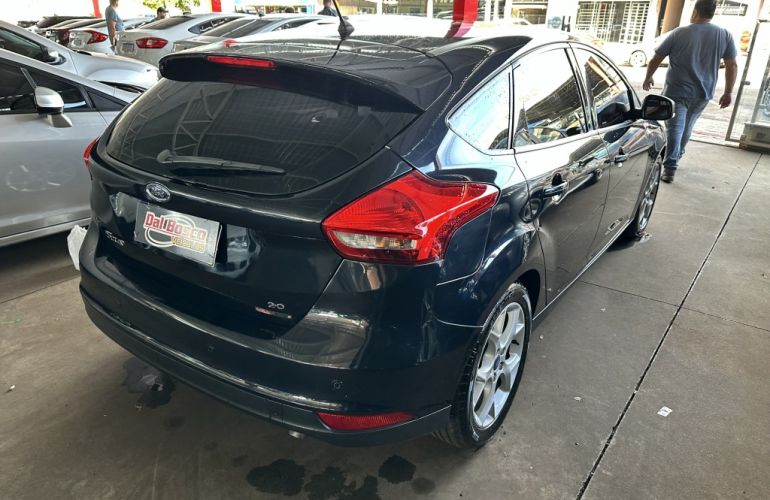 Ford Focus Hatch SE 2.0 16V PowerShift - Foto #6