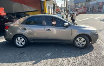 Kia Cerato 1.6 Sedan 16v - Foto #4