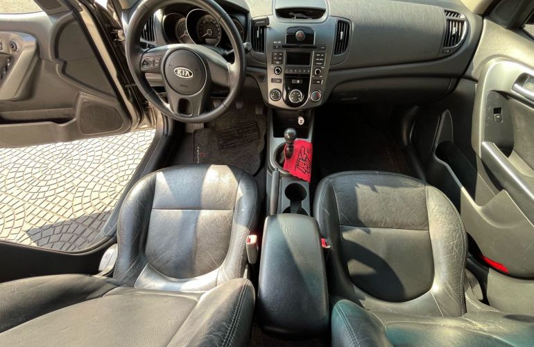 Kia Cerato 1.6 Sedan 16v - Foto #7