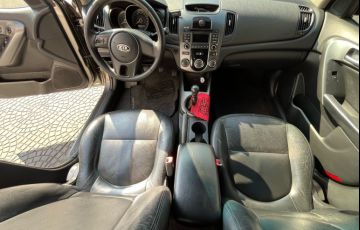 Kia Cerato 1.6 Sedan 16v - Foto #7