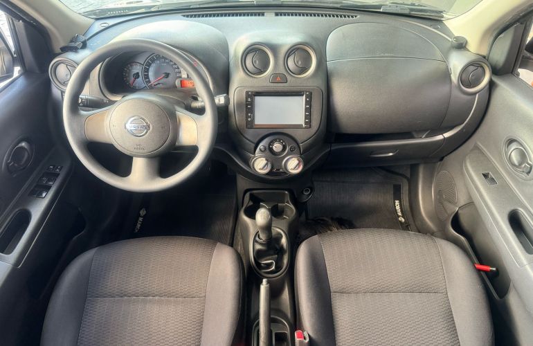 Nissan March 1.0 16V S (Flex) - Foto #5