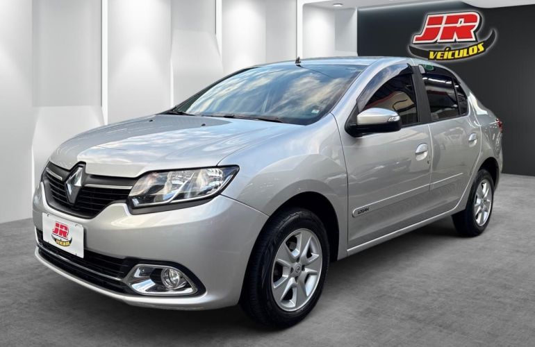 Renault Logan 1.6 Dynamique 8v - Foto #1