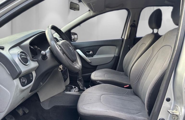 Renault Logan 1.6 Dynamique 8v - Foto #4