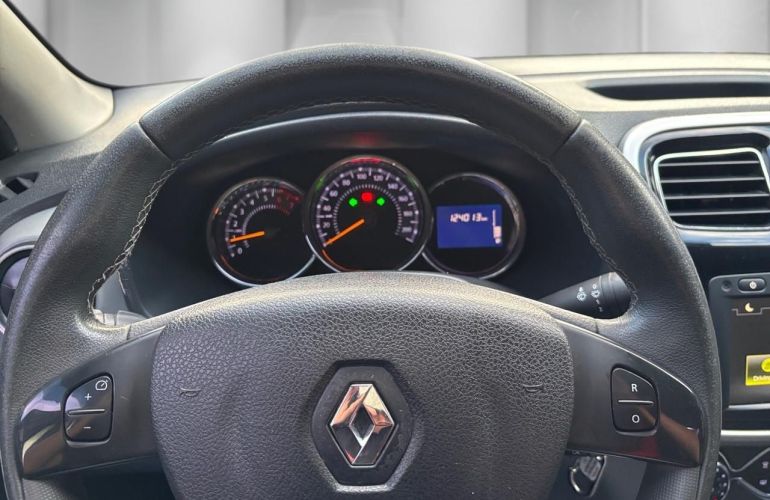 Renault Logan 1.6 Dynamique 8v - Foto #5