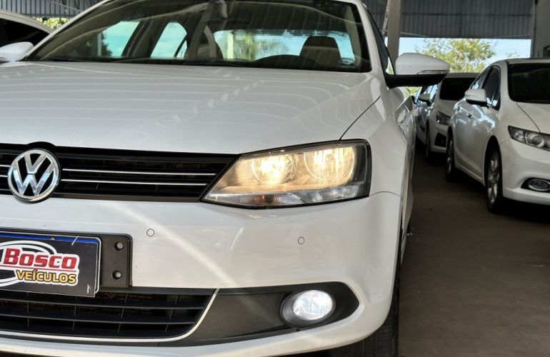 Volkswagen Jetta 2.0 TSI Highline DSG - Foto #5
