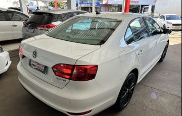 Volkswagen Jetta 2.0 TSI Highline DSG - Foto #6