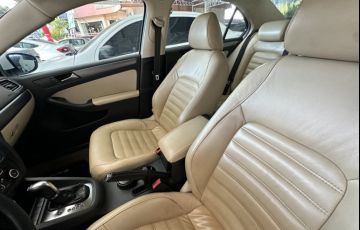 Volkswagen Jetta 2.0 TSI Highline DSG - Foto #9