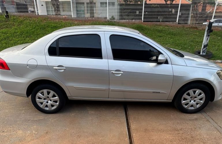 Volkswagen Voyage 1.0 Mi 8v - Foto #4