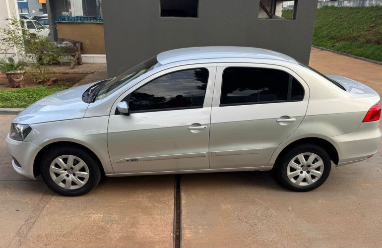Volkswagen Voyage 1.0 Mi 8v - Foto #5
