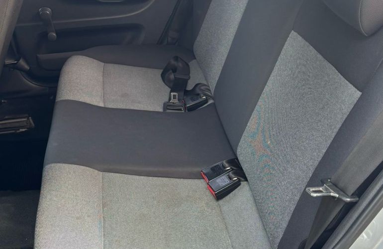 Volkswagen Voyage 1.0 Mi 8v - Foto #9