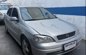Chevrolet Astra Sedan 2.0 16V - Foto #2