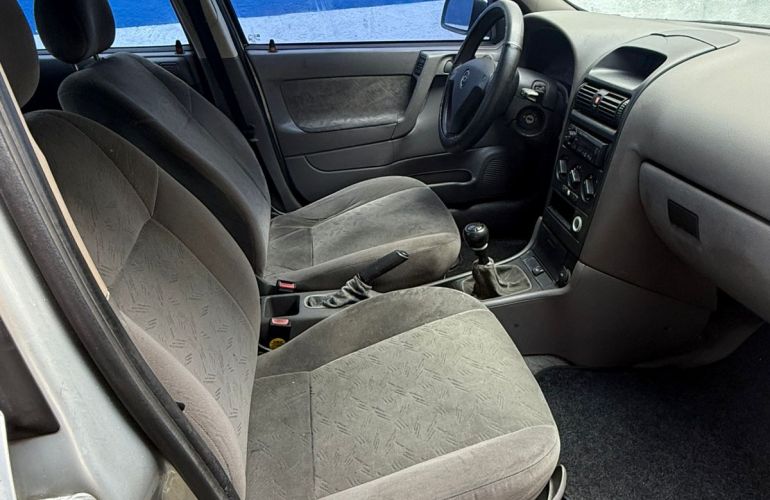Chevrolet Astra Sedan 2.0 16V - Foto #7