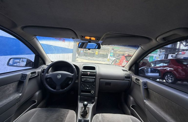 Chevrolet Astra Sedan 2.0 16V - Foto #8