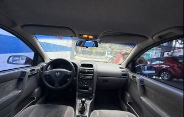Chevrolet Astra Sedan 2.0 16V - Foto #8