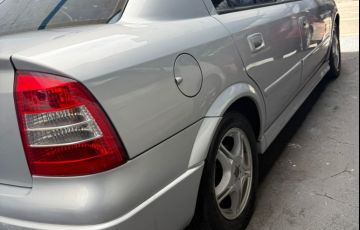 Chevrolet Astra Sedan 2.0 16V - Foto #10