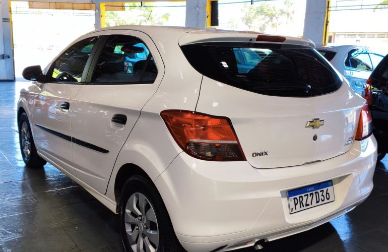 Chevrolet Onix 1.0 MPFi Joy 8v - Foto #5