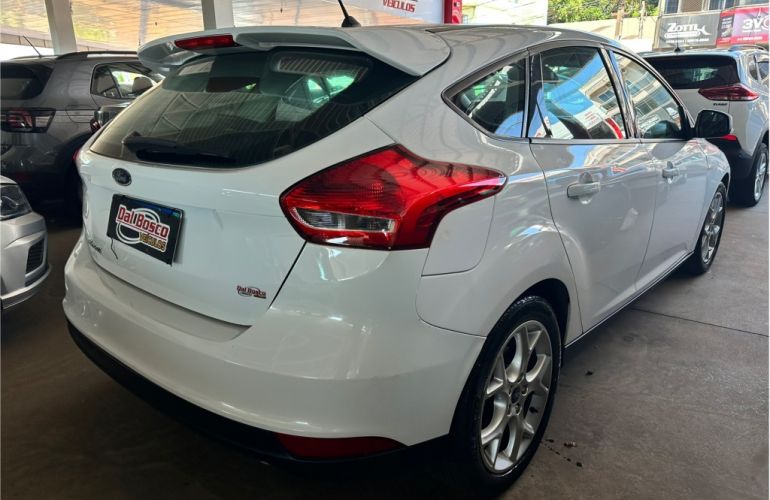 Ford Focus Hatch SE 2.0 PowerShift - Foto #5