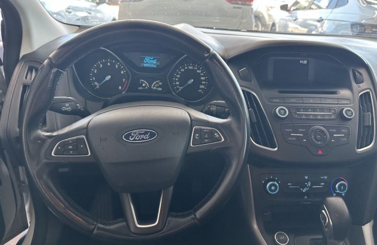 Ford Focus Hatch SE 2.0 PowerShift - Foto #6