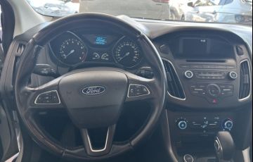 Ford Focus Hatch SE 2.0 PowerShift - Foto #6