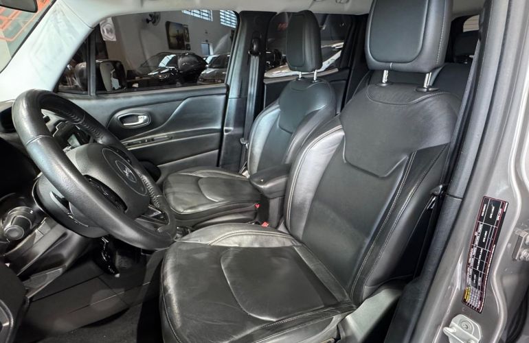 Jeep Renegade 2.0 16V Turbo Night Eagle 4x4 - Foto #6