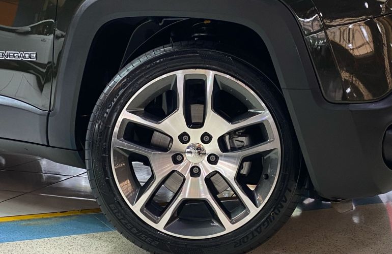 Jeep Renegade 1.8 16V Limited - Foto #4