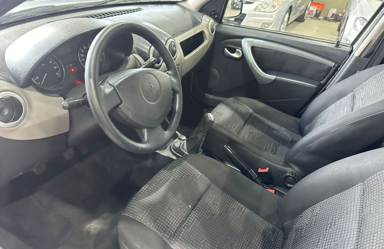 Renault Sandero 1.6 Expression 8V Flex 4p Manual - Foto #8