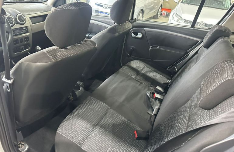 Renault Sandero 1.6 Expression 8V Flex 4p Manual - Foto #9