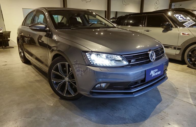 Volkswagen Jetta 2.0 TSi Highline 211cv - Foto #1