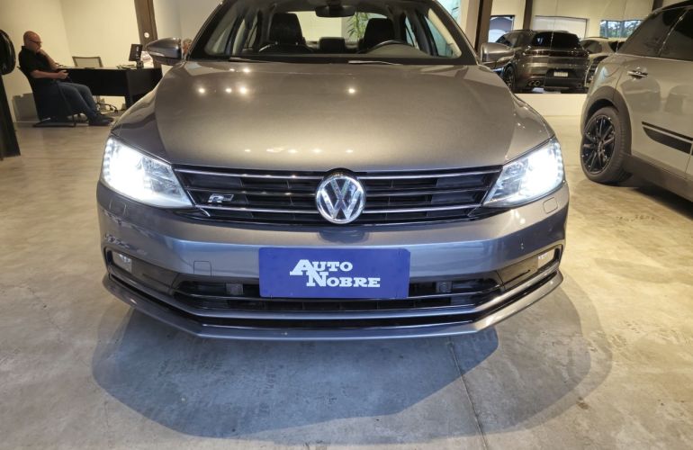 Volkswagen Jetta 2.0 TSi Highline 211cv - Foto #2