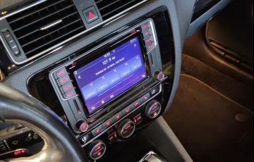 Volkswagen Jetta 2.0 TSi Highline 211cv - Foto #9