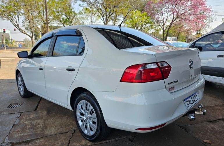 Volkswagen Voyage 1.6 MSI (Flex) - Foto #9
