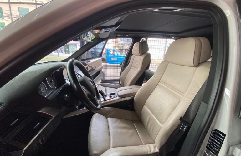 BMW X5 4.4 V8 Turbo Xdrive50i Security - Foto #6