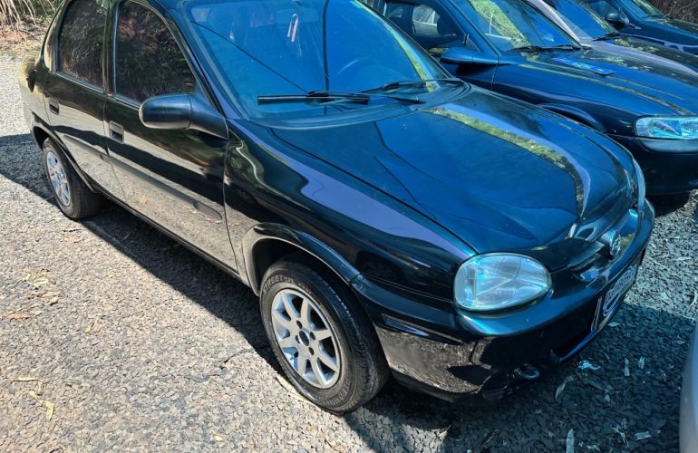 Chevrolet Corsa Sedan Classic 1.0 Mpfi - Foto #2