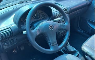 Chevrolet Corsa Sedan Classic 1.0 Mpfi - Foto #3