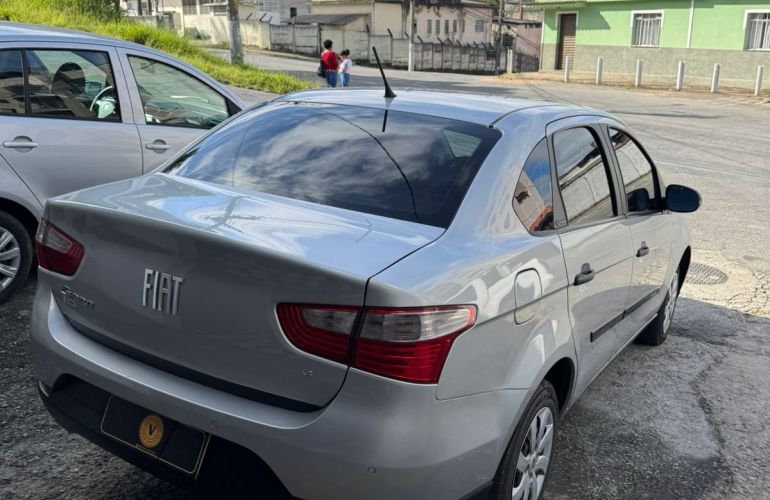 Fiat Grand Siena 1.4 Attractive - Foto #7