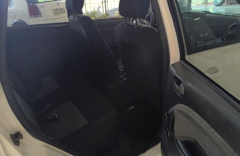 Ford Fiesta 1.0 Rocam Sedan 8v - Foto #7