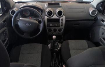 Ford Fiesta 1.0 Rocam Sedan 8v - Foto #9