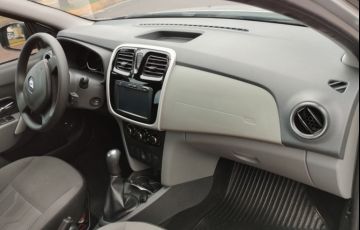 Renault Logan Expression 1.6 8V - Foto #9