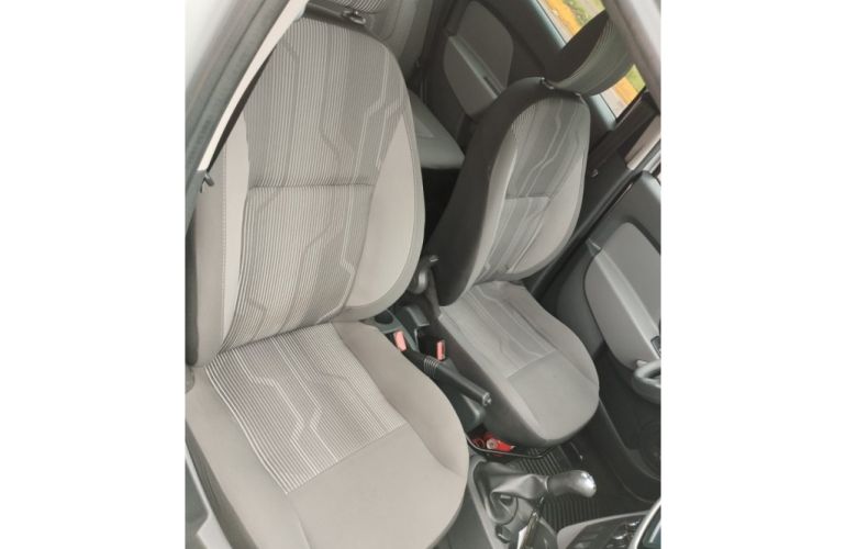 Renault Logan Expression 1.6 8V - Foto #10