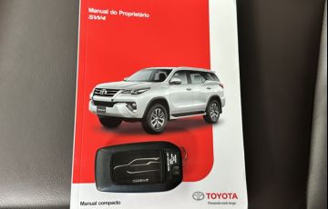 Toyota SW4 2.8 TDI SRX 7L 4x4 (Aut) - Foto #10
