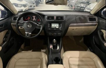 Volkswagen Jetta 2.0 TSi Highline 200cv - Foto #8