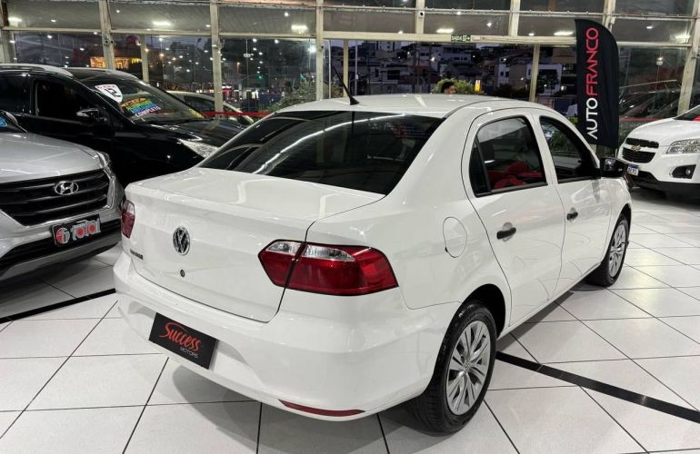Volkswagen Voyage 1.0 12v MPi Total - Foto #2