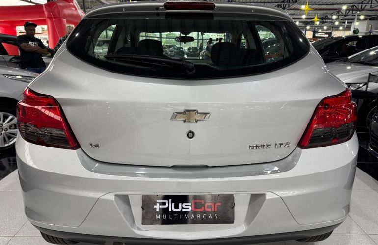 Chevrolet Onix 1.4 MPFi LTZ 8v - Foto #4