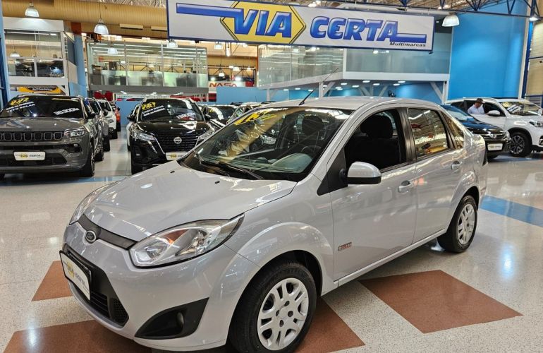 Ford Fiesta 1.6 Rocam Sedan 8v - Foto #1