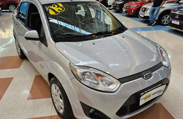 Ford Fiesta 1.6 Rocam Sedan 8v - Foto #4