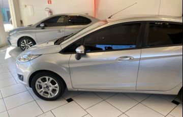 Ford Fiesta 1.6 SE Hatch 16v - Foto #3